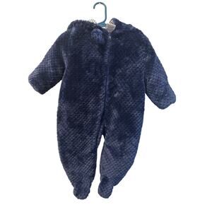 ⭐️ Boys Duck Duck Goose Snowsuit. Size 6-9mo